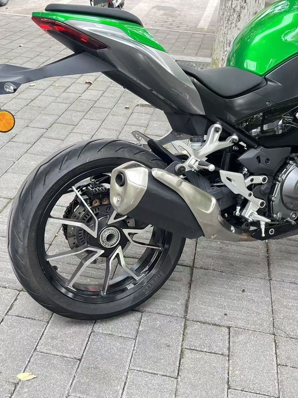二手贝纳利龙卷风 Tornado 402R