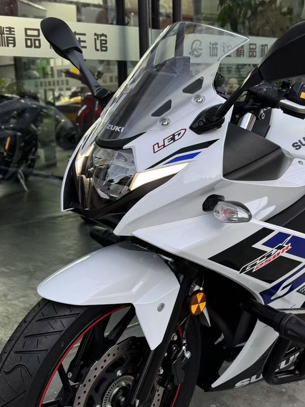 二手豪爵铃木GSX250R