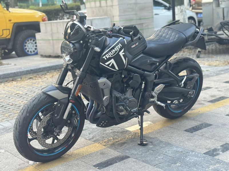 二手凯旋Trident 660