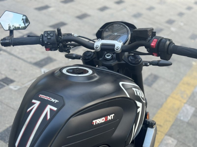 二手凯旋Trident 660