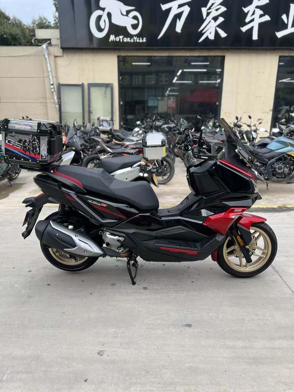 二手三阳哈士奇 Husky ADV300