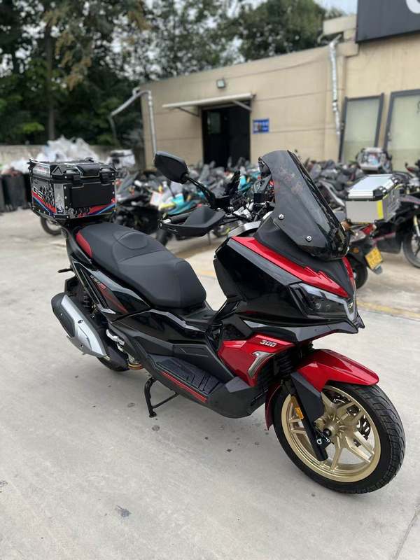 二手三阳哈士奇 Husky ADV300