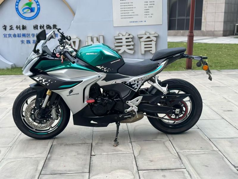 二手贝纳利龙卷风 Tornado 552R