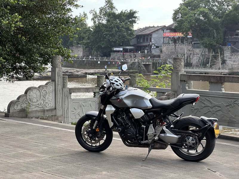 二手本田CB1000R