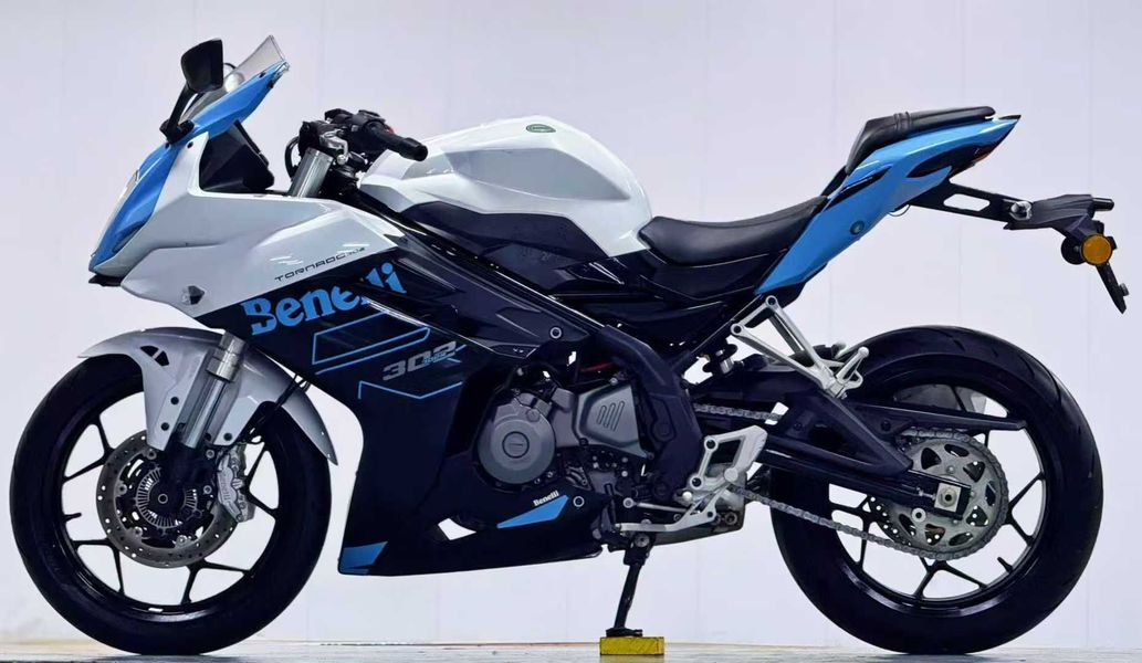 二手贝纳利龙卷风 Tornado 302R