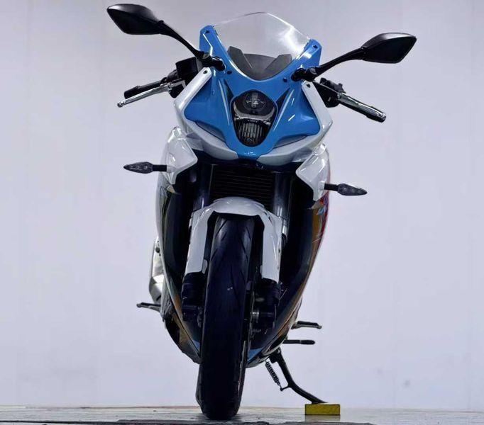 二手贝纳利龙卷风 Tornado 302R