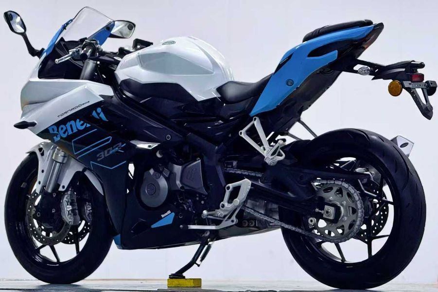 二手贝纳利龙卷风 Tornado 302R