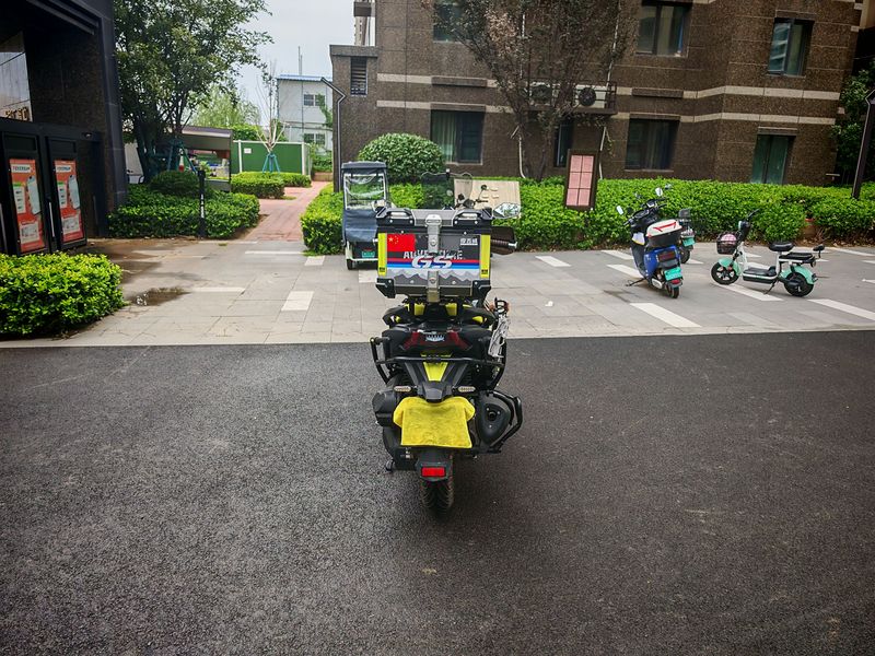 二手三阳哈士奇 Husky ADV300