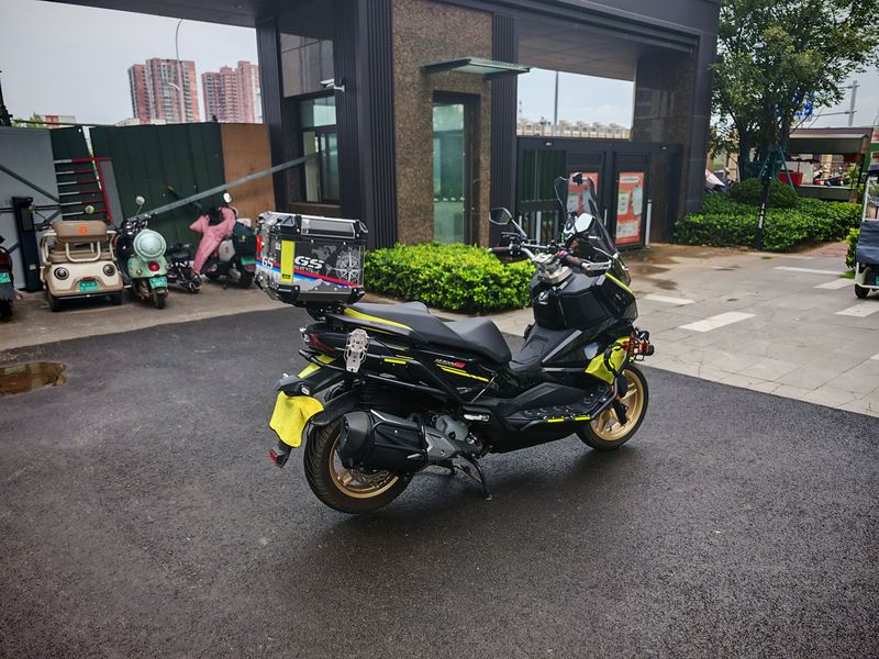 二手三阳哈士奇 Husky ADV300