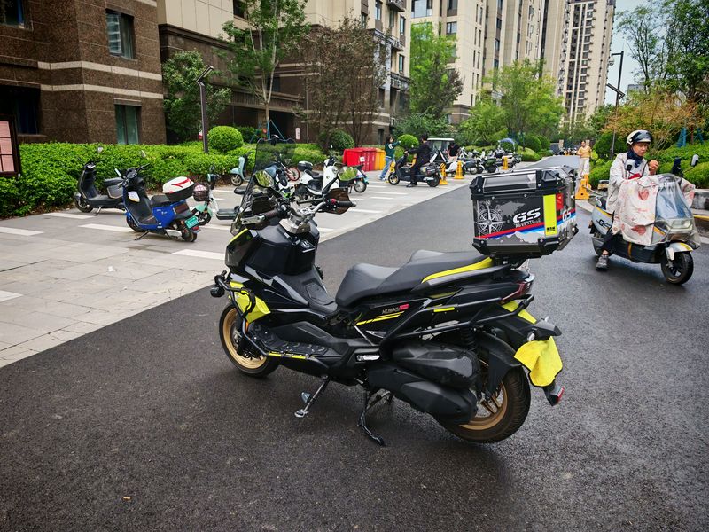 二手三阳哈士奇 Husky ADV300