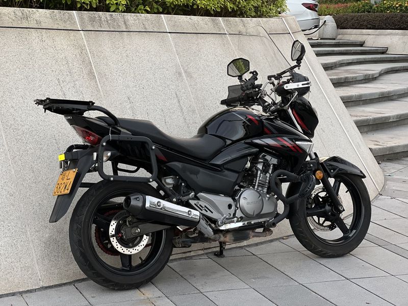 二手豪爵铃木骊驰 GW250