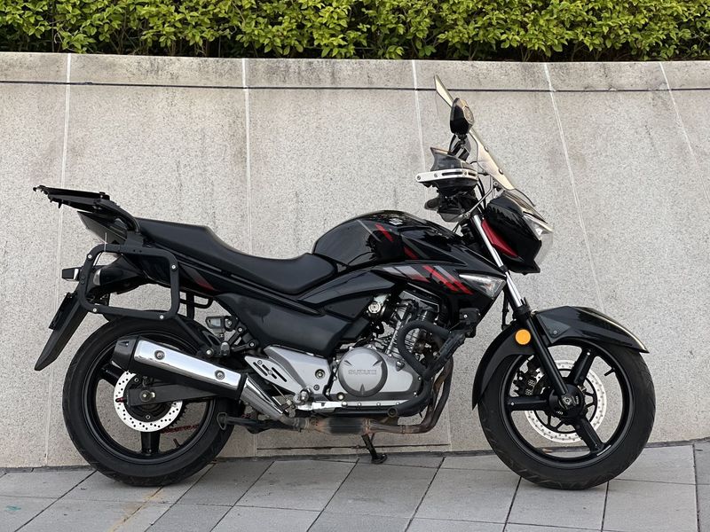 二手豪爵铃木骊驰 GW250