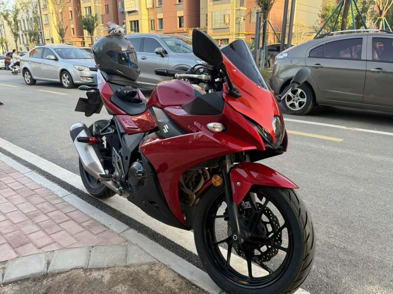 二手豪爵铃木GSX250R