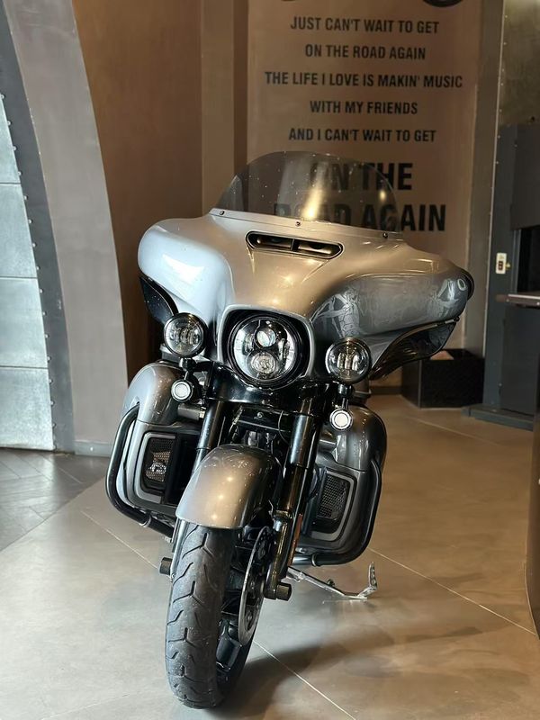 二手哈雷戴维森大道滑翔 Street Glide
