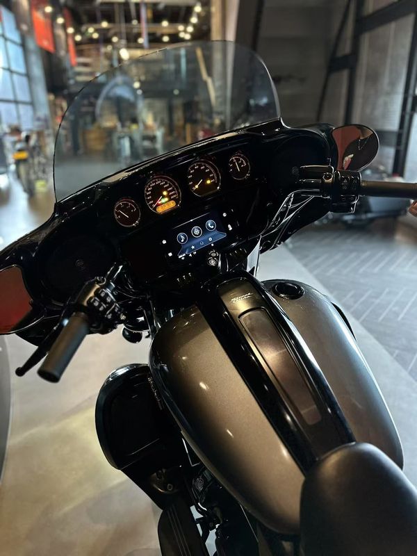 二手哈雷戴维森大道滑翔 Street Glide