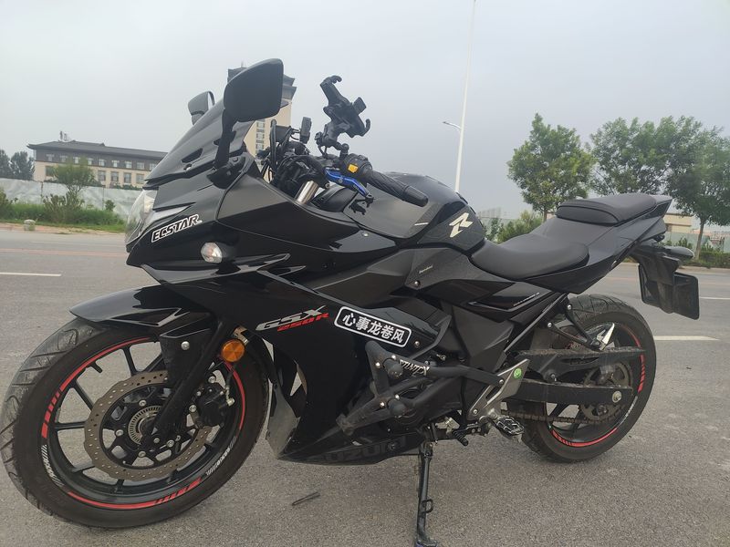 二手豪爵铃木GSX250R