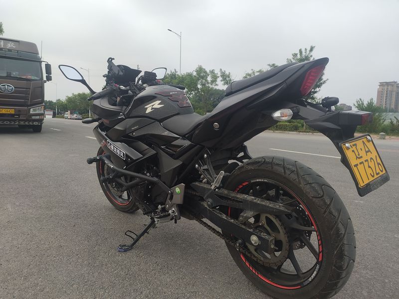 二手豪爵铃木GSX250R