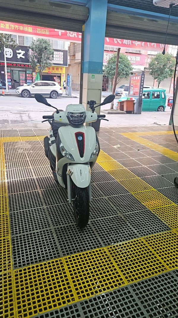 二手比亚乔Medley 150