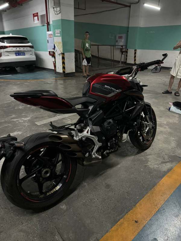 二手奥古斯塔Brutale 800