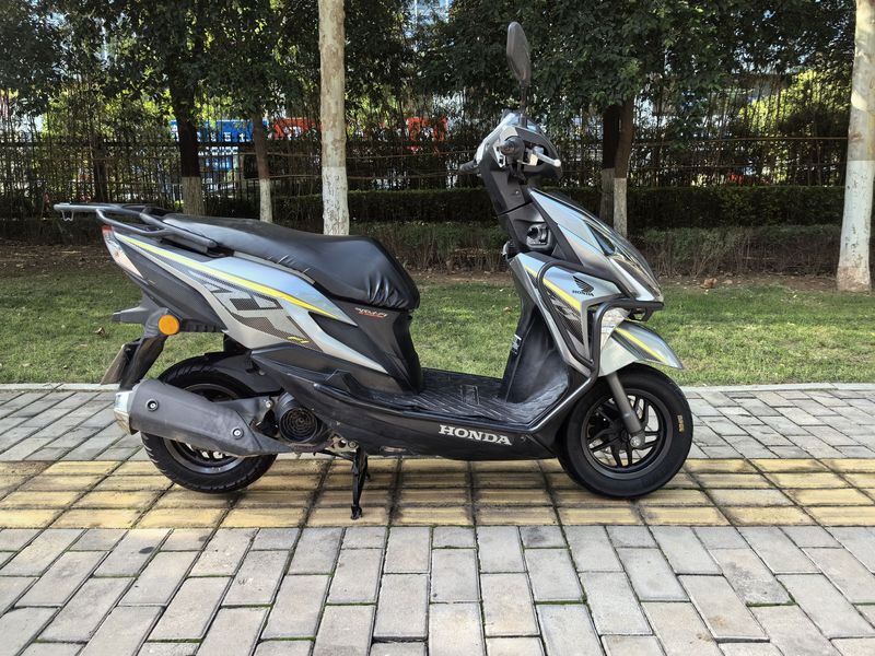 二手新大洲本田裂行 RX125Fi