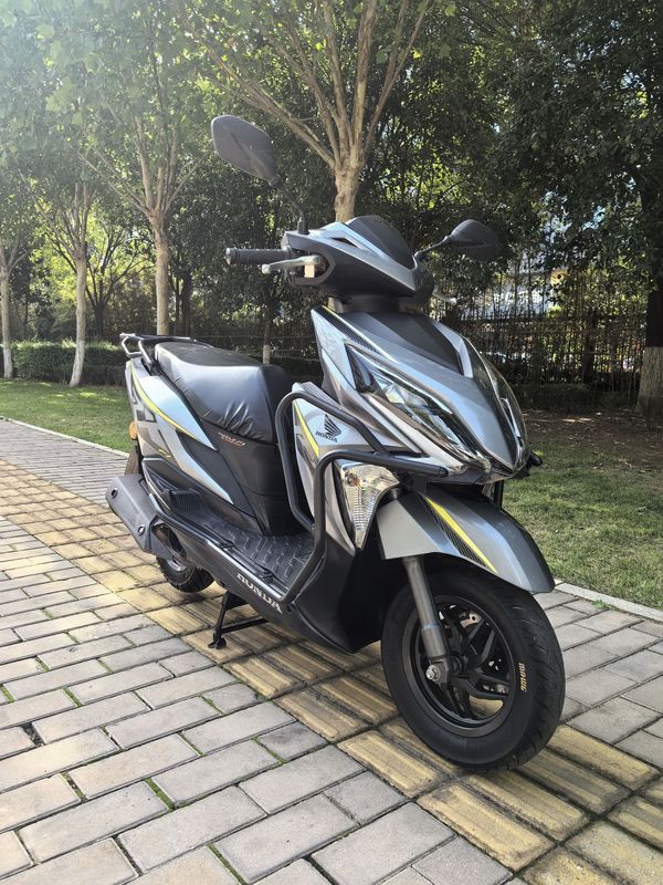二手新大洲本田裂行 RX125Fi