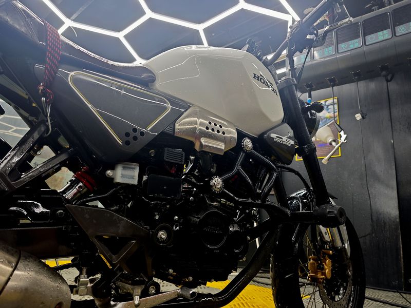 二手五羊本田鸷道 CB190SS