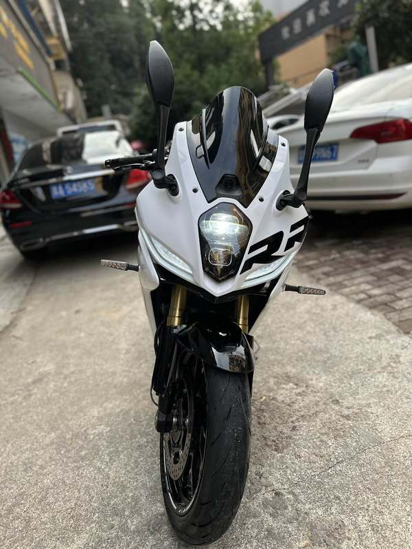 二手贝纳利龙卷风 Tornado 402R