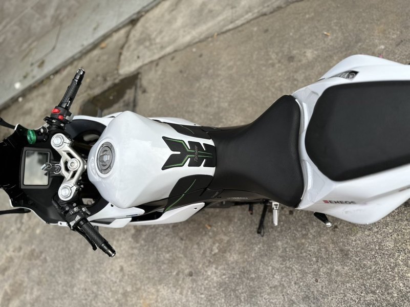 二手贝纳利龙卷风 Tornado 402R