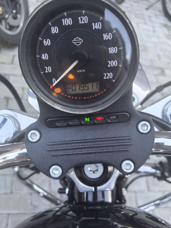 二手哈雷戴维森Iron883 硬汉