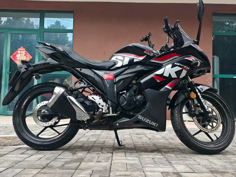 二手济南铃木极客飒 Gixxer 155