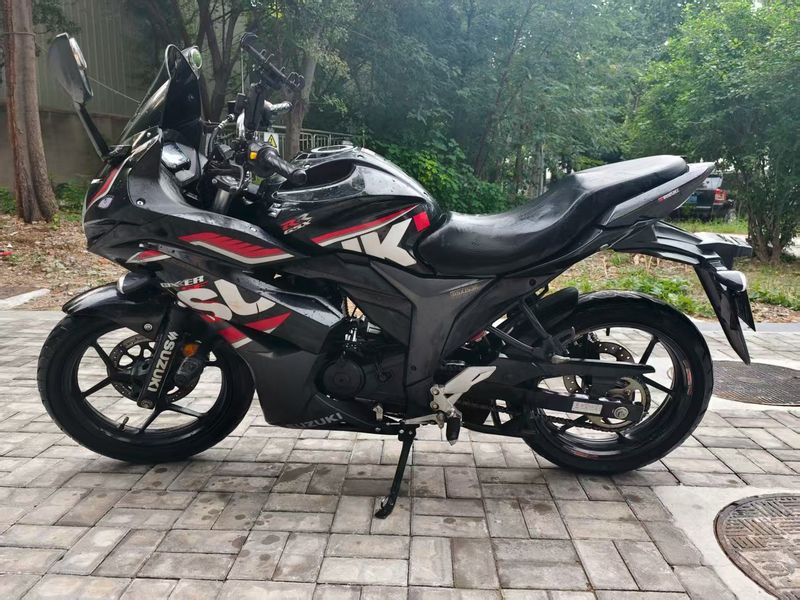 二手济南铃木极客飒 Gixxer 155