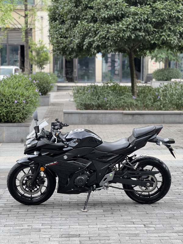 二手豪爵铃木GSX250R