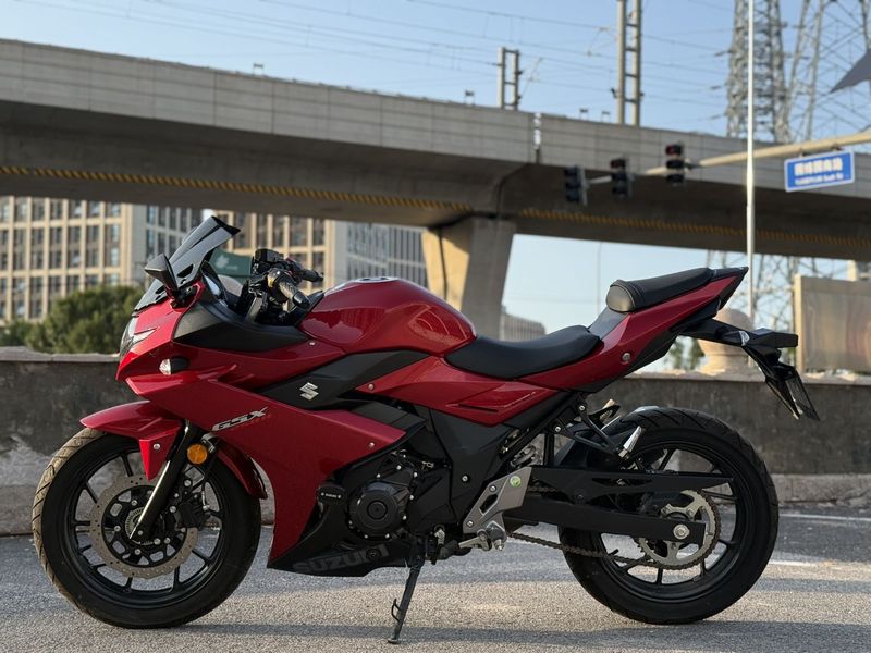二手豪爵铃木GSX250R