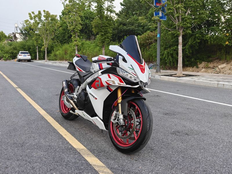 二手阿普利亚RSV4