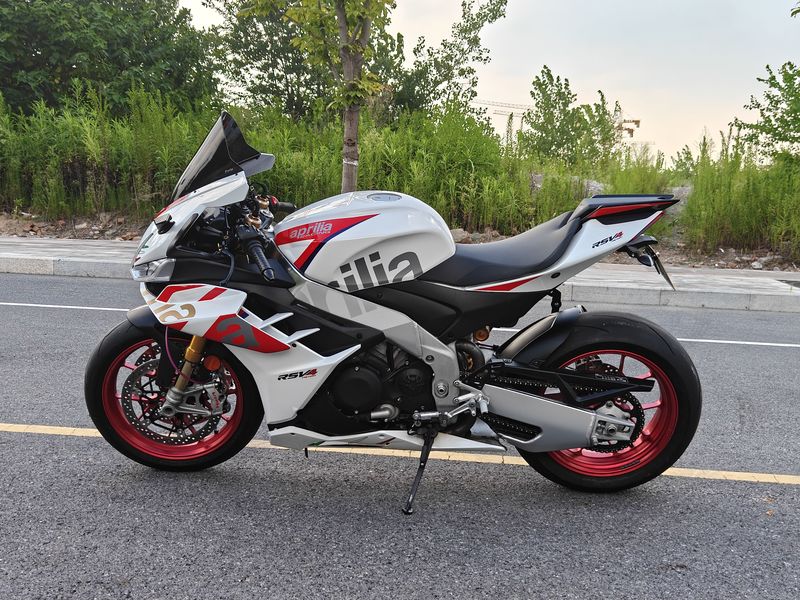 二手阿普利亚RSV4