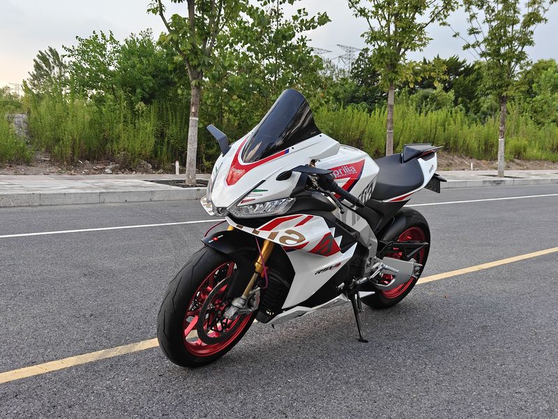 二手阿普利亚RSV4