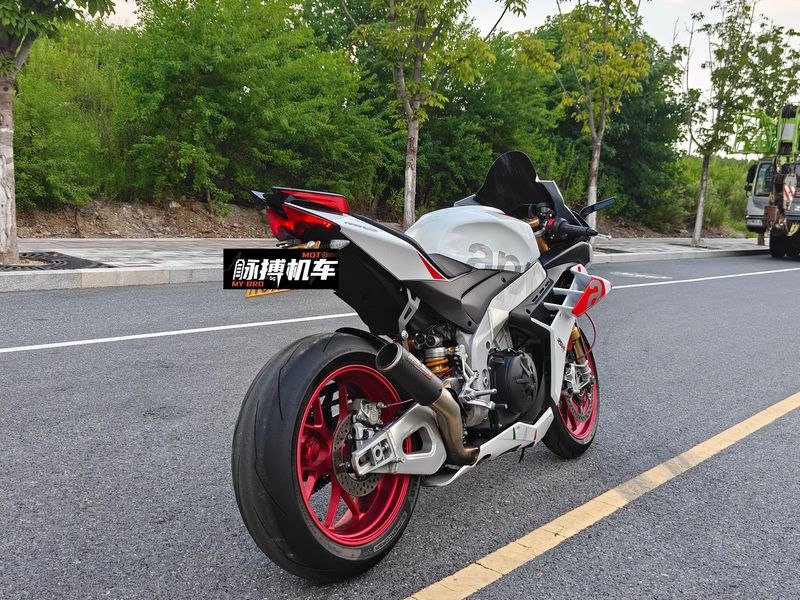 二手阿普利亚RSV4