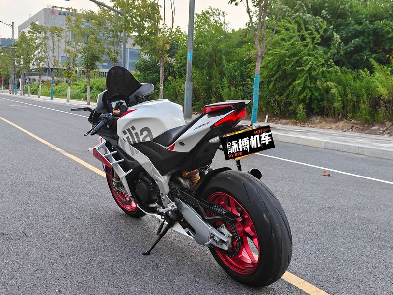 二手阿普利亚RSV4