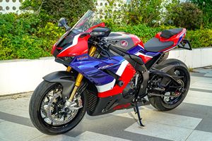 二手本田CBR 1000 RR-R
