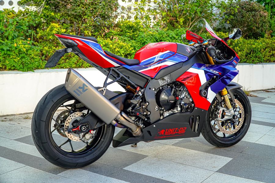 二手本田CBR 1000 RR-R