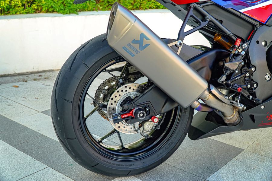 二手本田CBR 1000 RR-R