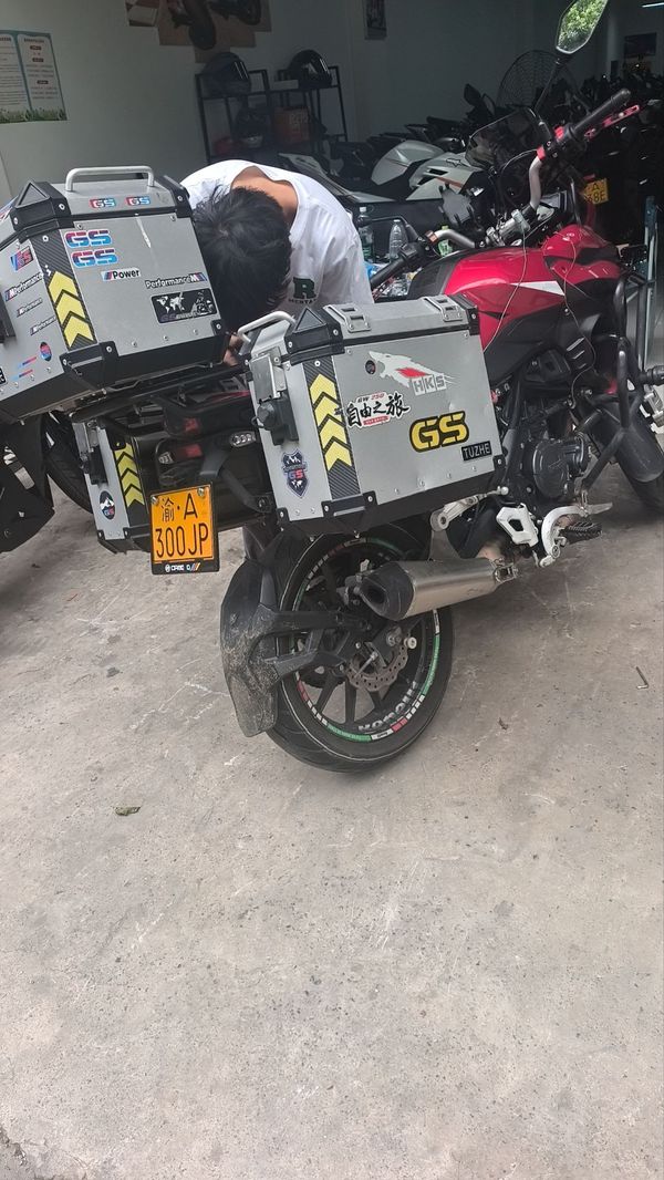 二手贝纳利金鹏 TRK251