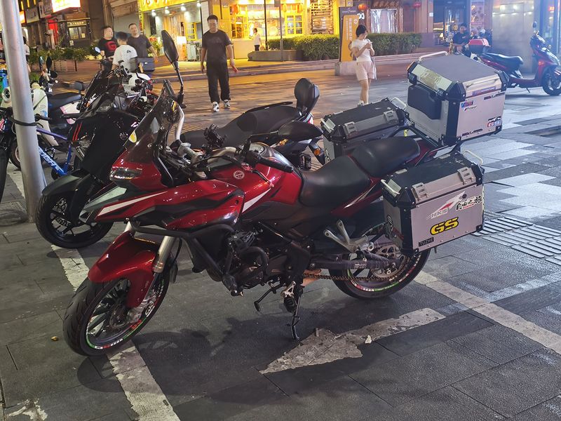 二手贝纳利金鹏 TRK251