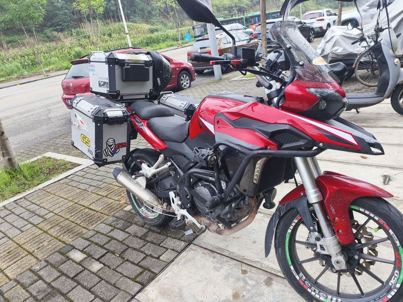 二手贝纳利金鹏 TRK251