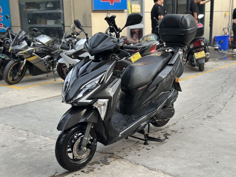 二手新大洲本田裂行 RX125Fi