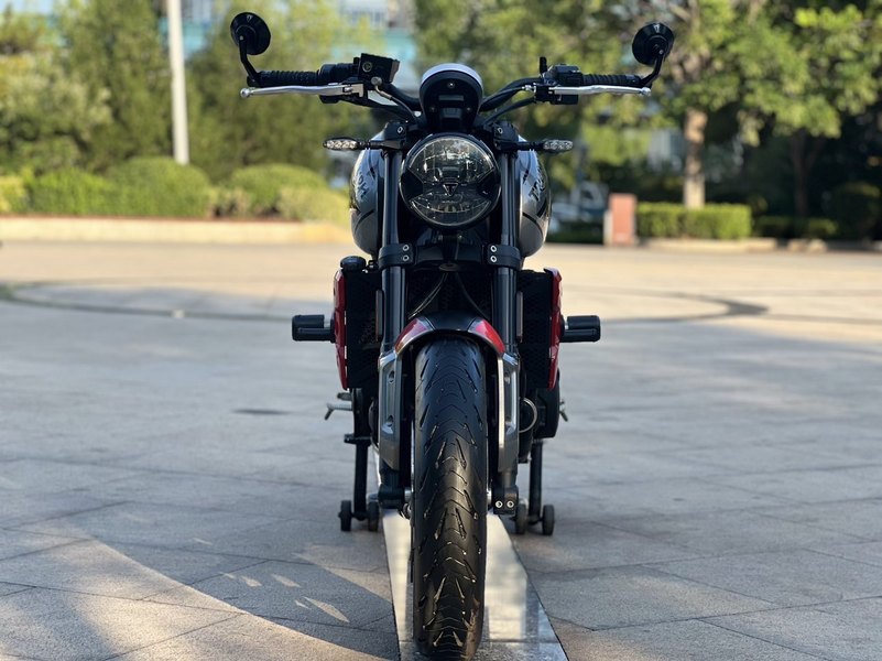 二手凯旋Trident 660