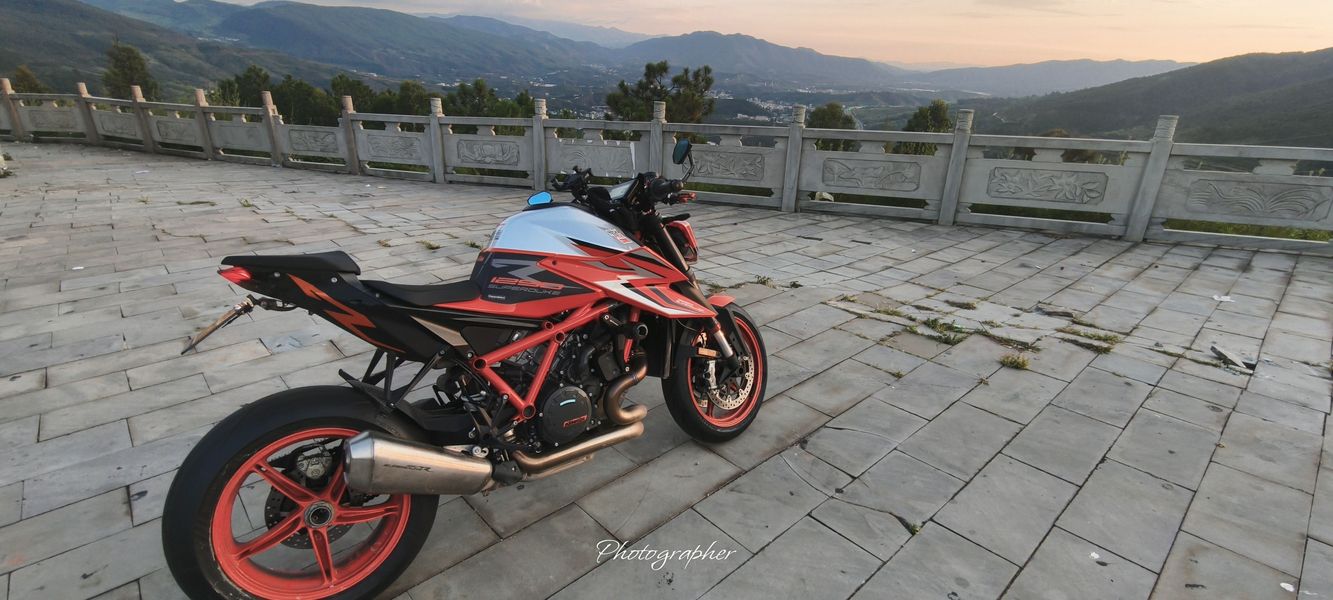 二手KTMR2R1290 Super Duke