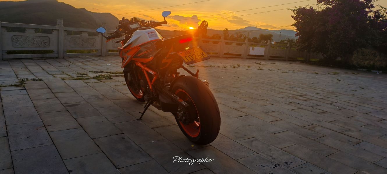 二手KTMR2R1290 Super Duke