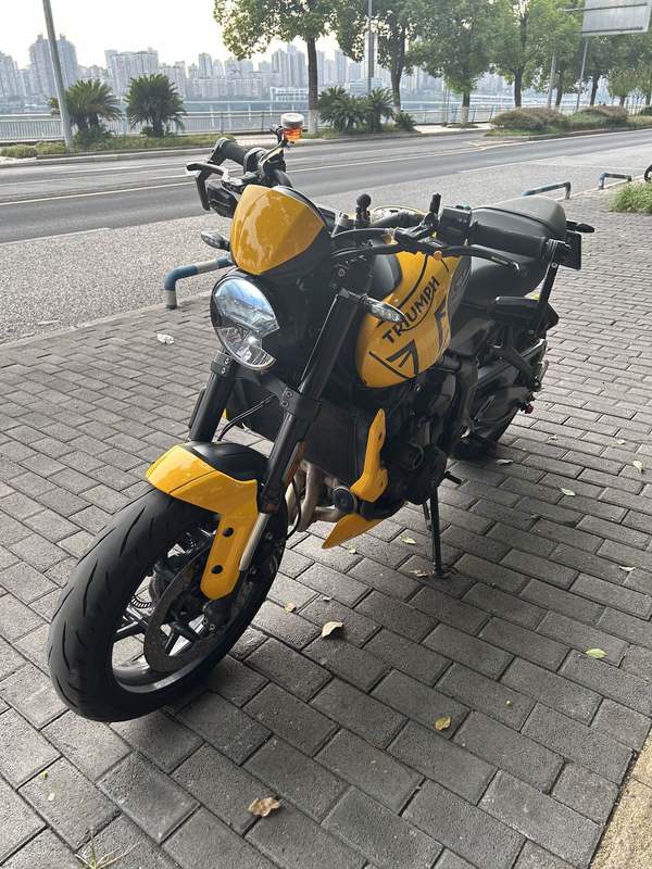 二手凯旋Trident 660