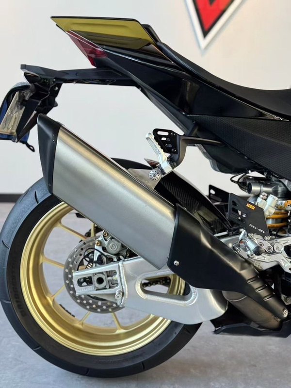 二手阿普利亚RSV4